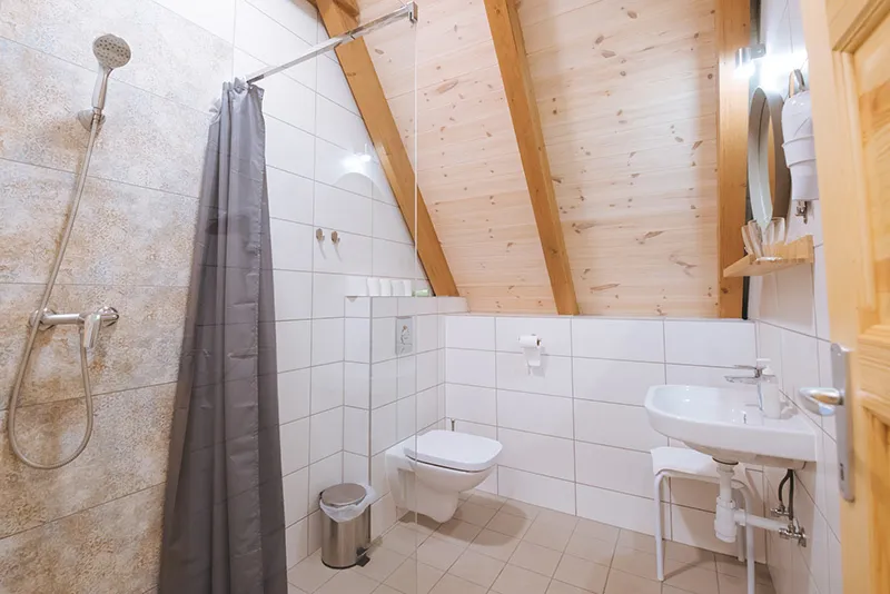 Lakeside rooms 7