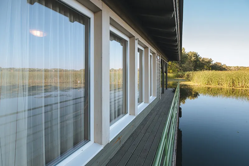 Tavirózsa floating house 11