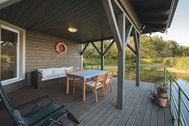 Tavirózsa floating house 12