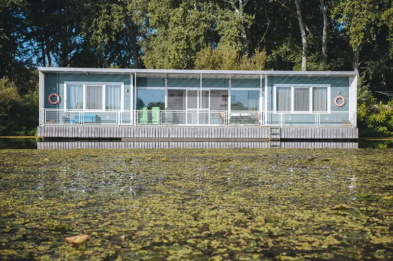 Hanga floating house 1