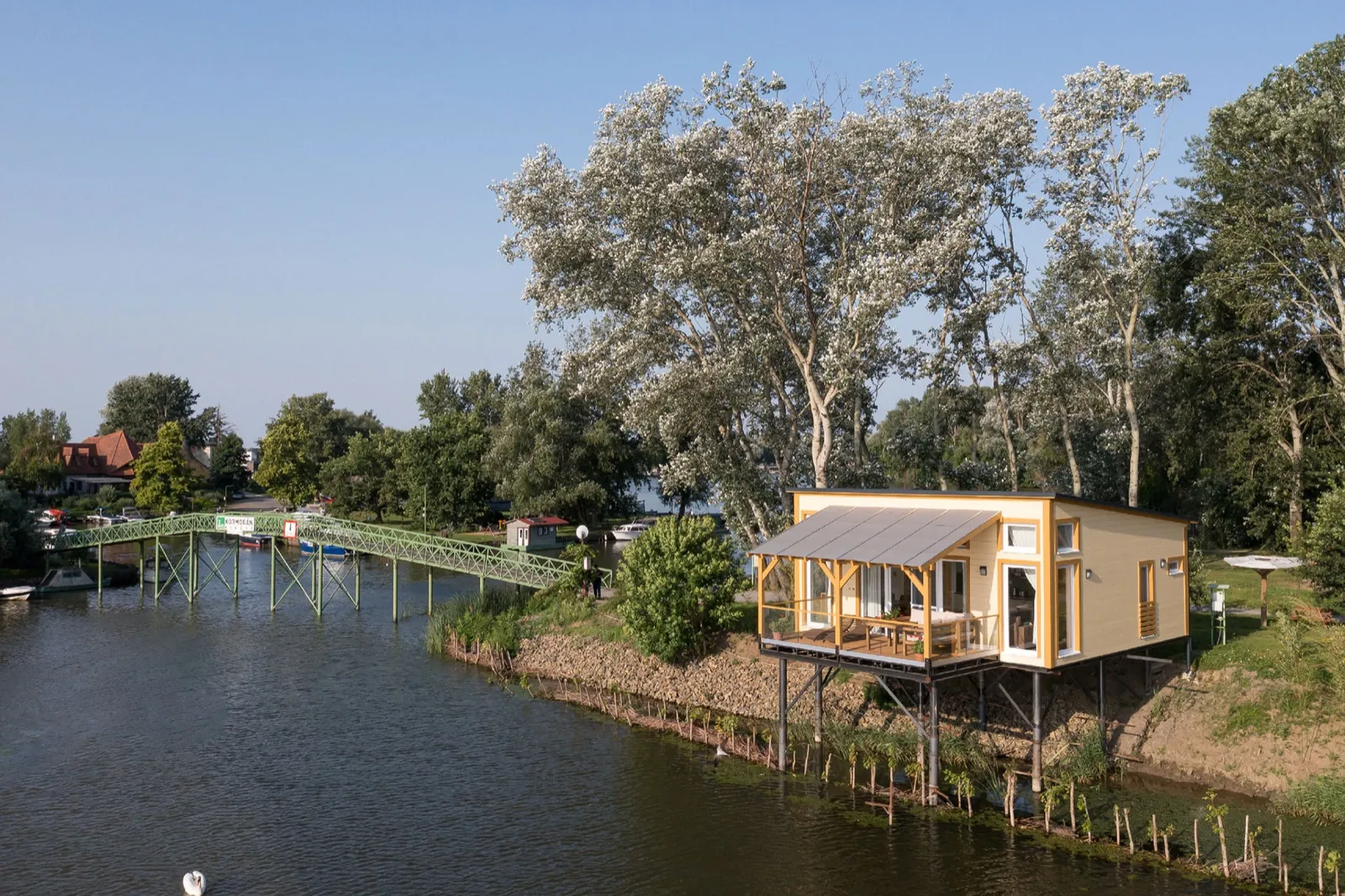 Norbi pile house