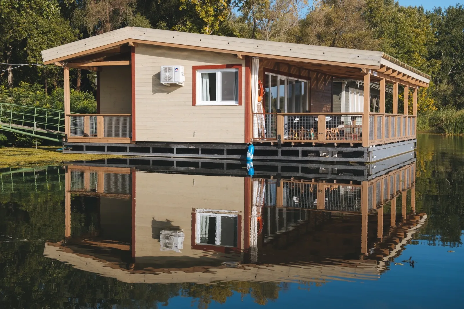 Samu floating house